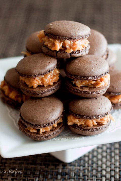 Food, Sandwich Cookies, Macaroon, Dish, Cuisine, Ingredient, Dessert, Baked goods, Ganache, Caramel, 