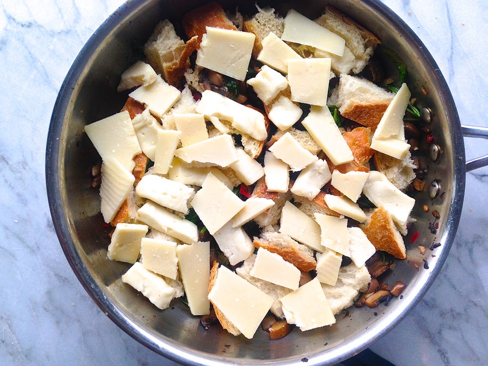 Cheesy Skillet Bread cheese