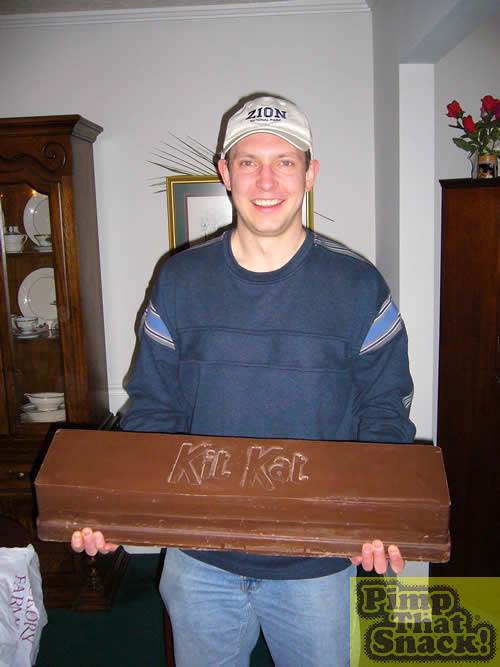 Cap, Denim, Standing, Headgear, Baseball cap, Wood stain, Varnish, Houseplant, Box, Pocket, 
