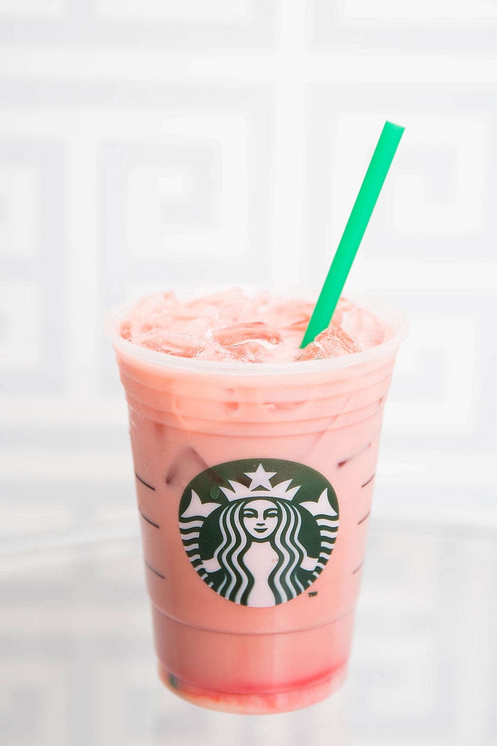 Drinking straw, Drink, Logo, Drinkware, Juice, Fast food, Non-alcoholic beverage, Peach, Health shake, Smoothie, 