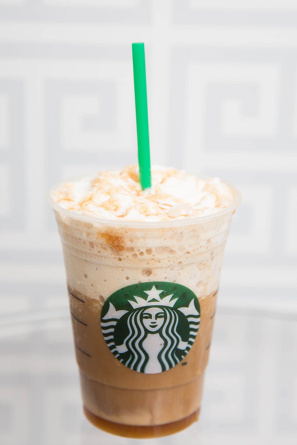 Drink, Drinkware, Drinking straw, Food, Logo, Coffee, Fast food, Non-alcoholic beverage, Cup, Dairy, 
