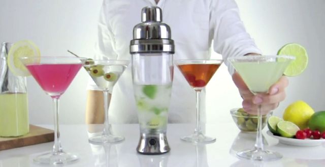 Electric Cocktail Mixer Makes Drinks in 15 Seconds 