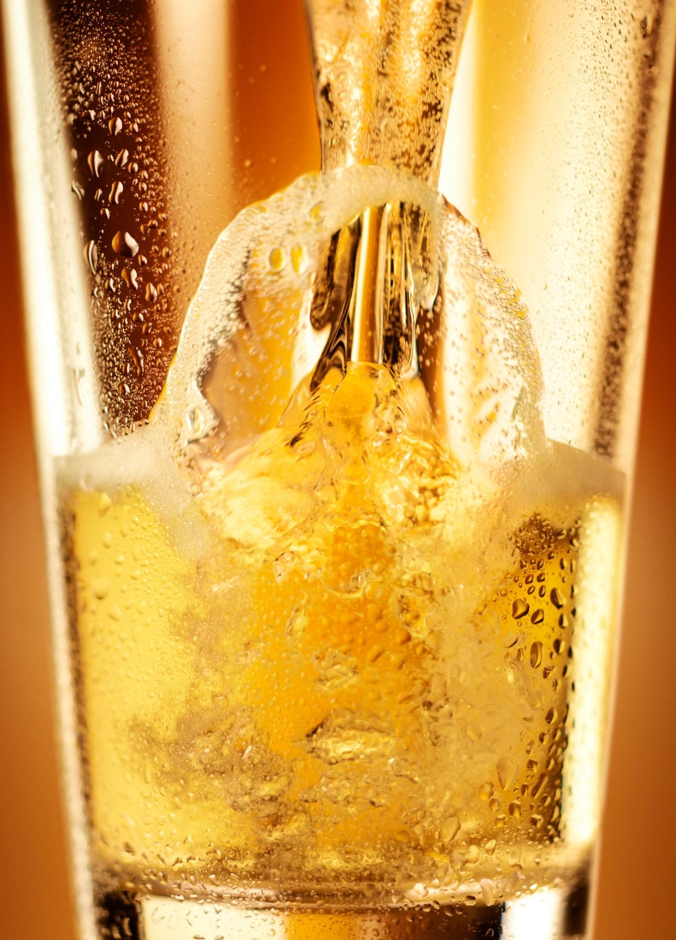 Beer Glass Shape Determines How Fast You Drink - Delish.com
