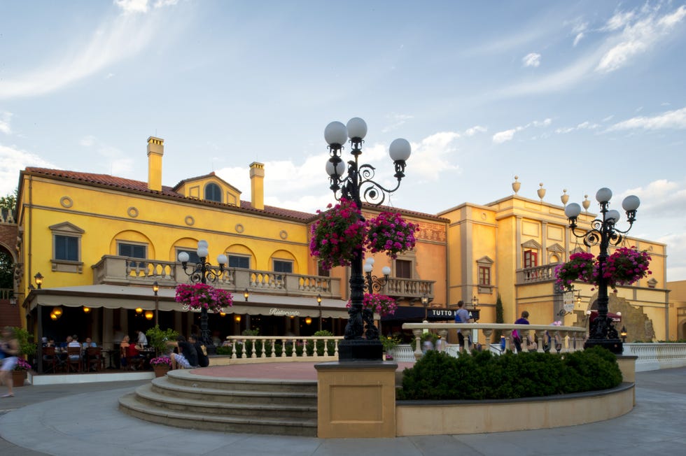 Drinking Around the World at Epcot - Italy