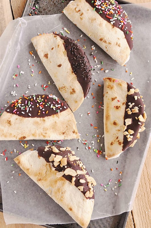 Food, Cuisine, Finger food, Ingredient, Dish, Baked goods, Fast food, Recipe, Snack, Plate, 