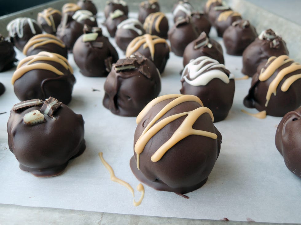 Delish - No-Bake Oreo Truffles - Peanut Butter