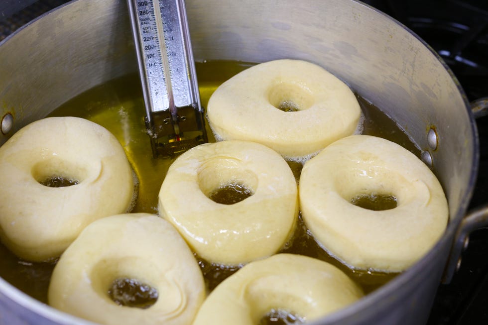 Food, Ingredient, Gas, Circle, Recipe, Snack, Sweetness, Kitchen utensil, Cooking, Cylinder, 