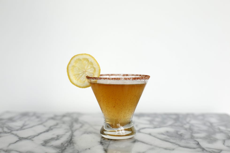 Serveware, Liquid, Drinkware, Drink, Tableware, Ingredient, Alcoholic beverage, Amber, Cocktail, Classic cocktail, 