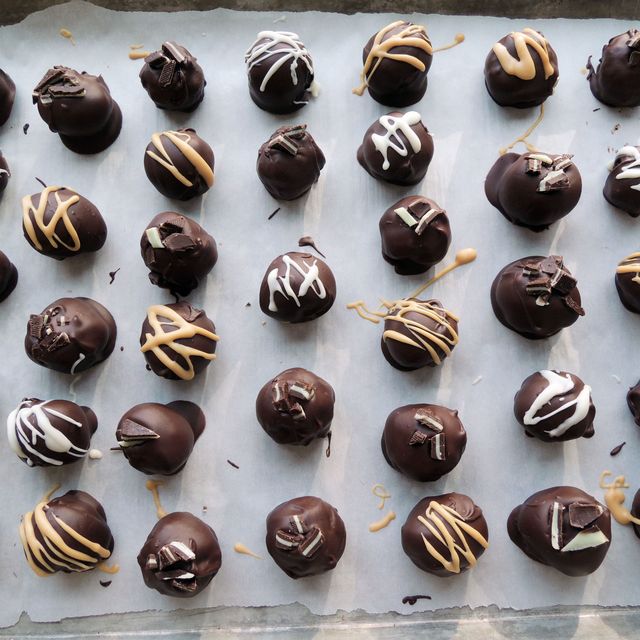 These No-Bake Oreo Truffles Will Make Your Life So Much Better