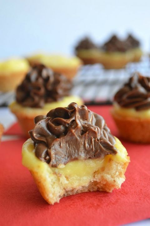 <p>This tiny treat gives you all the flavors of an eclair without the hard work.</p>
<p>Get the recipe from <a target="_blank" href="http://thenymelrosefamily.com/2015/03/eclair-cookie-cups.html#_a5y_p=3575451">The NY Melrose Company</a>.</p>
