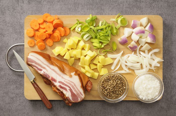 delish-cutting-boards-bacon