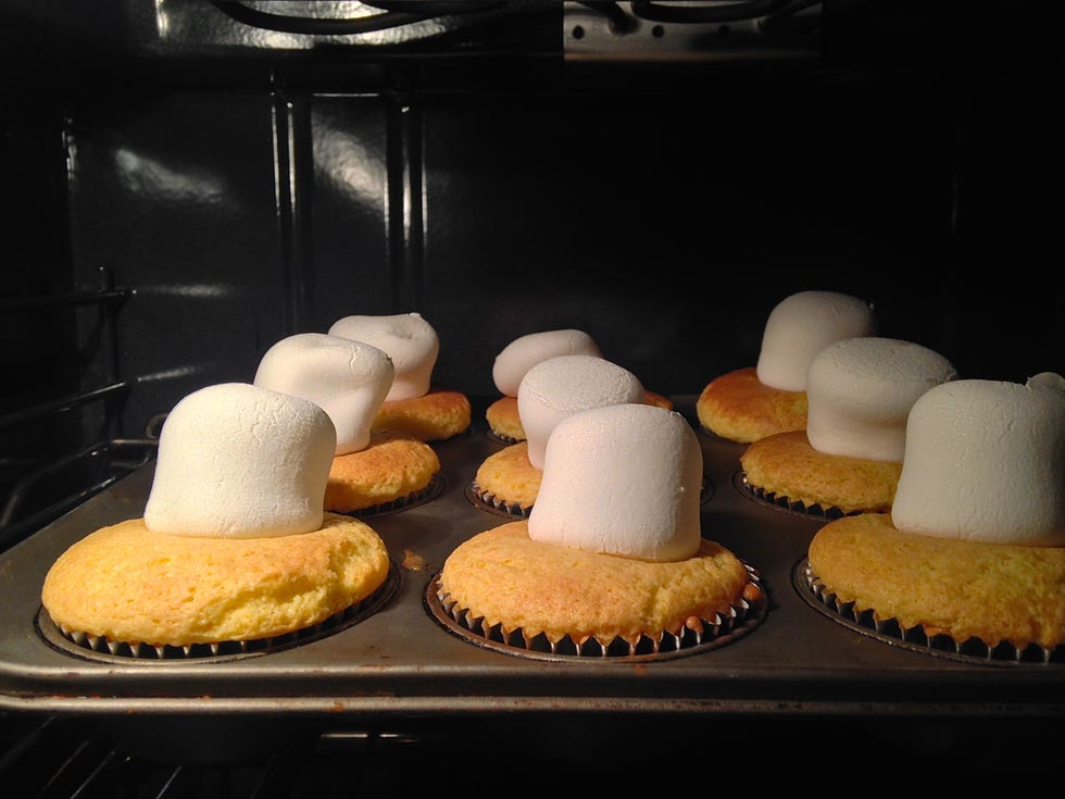 delish-marshmallow-cupcakes-1