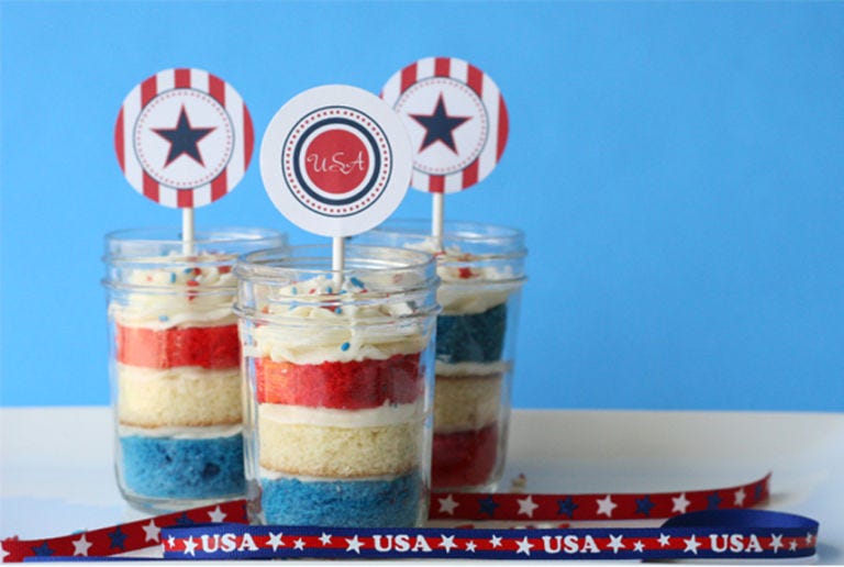 Ingredient, Dessert, Recipe, Icing, Frozen dessert, Symbol, Cake, Sweetness, Paint, Sign, 