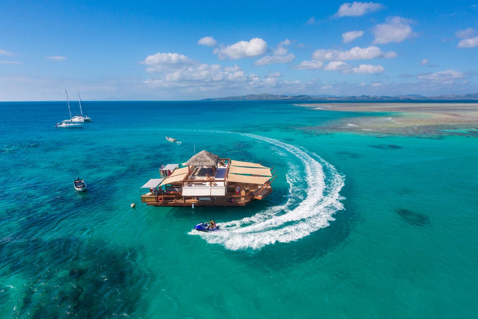 Water, Watercraft, Ocean, Boat, Horizon, Sea, Naval architecture, Aqua, Azure, Island, 