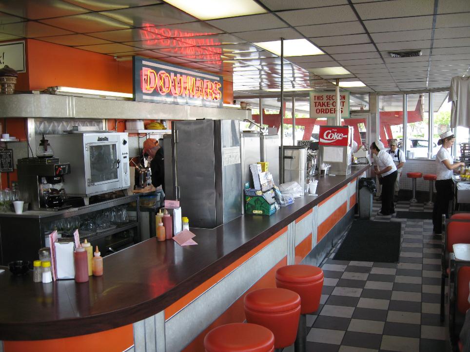 Ceiling, Countertop, Restaurant, Fast food restaurant, Small appliance, Home appliance, Stool, Barware, Customer, Bottle, Ceiling, Countertop, Restaurant, Fast food restaurant, Small appliance, Home appliance, Stool, Barware, Customer, Bottle,