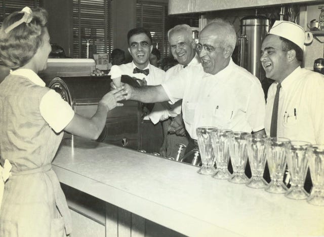 Barware, Cook, Uniform, Chef, Service, Cooking, Kitchen, Chef's uniform, Countertop, Chief cook, Barware, Cook, Uniform, Chef, Service, Cooking, Kitchen, Chef's uniform, Countertop, Chief cook,