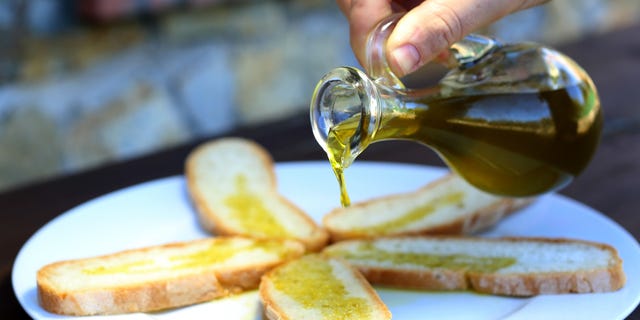 Food, Finger food, Ingredient, Breakfast, Baked goods, Tableware, Serveware, Plate, Meal, Snack, 