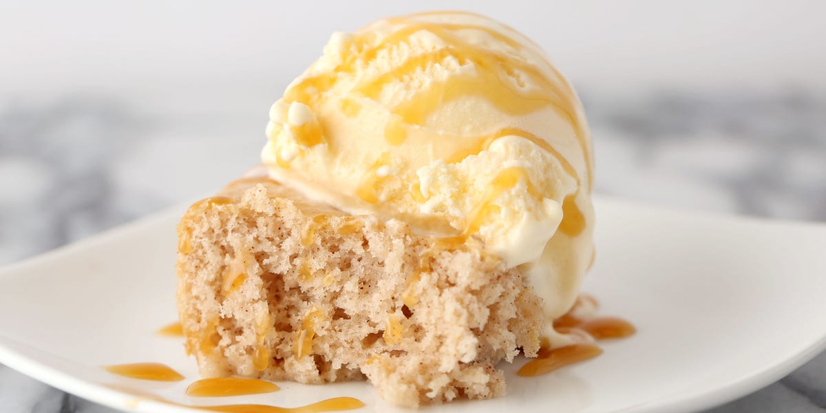Cinnamon Roll a la Mode Poke Cake Recipe