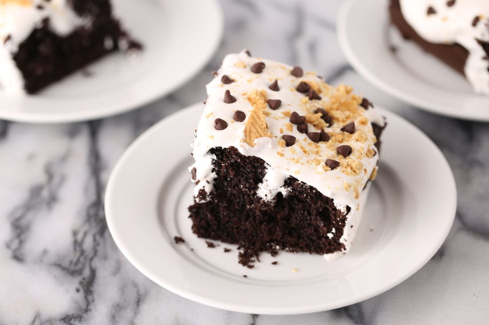 S'mores Poke Cake Recipe