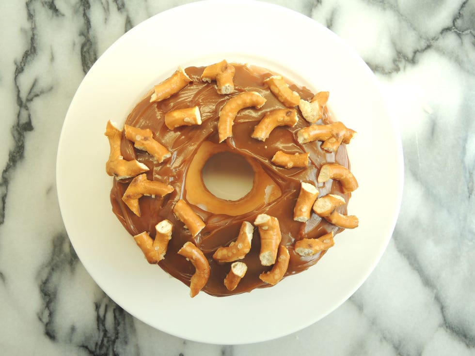 Delish-Put-Doughnut-Dulce-de-Pretzel
