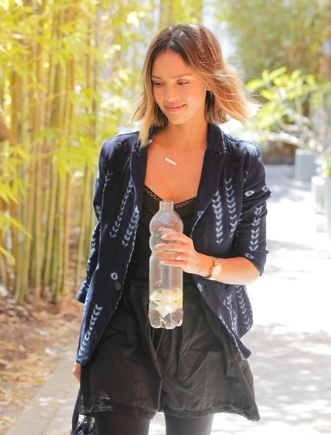 Jessica Alba Loves Salty Water During a Workout