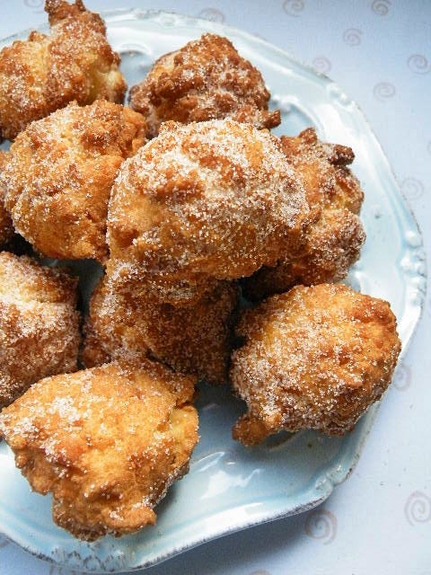Food, Finger food, Fried food, Deep frying, Hushpuppy, Dish, Recipe, Dishware, Pakora, Plate, 