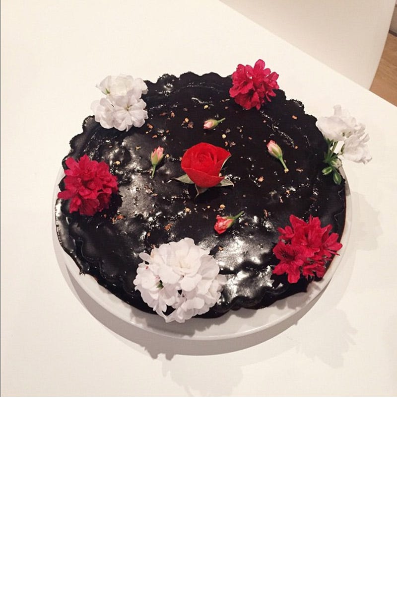 The singer baked this rich vegan chili chocolate cake and topped it with a combo of red and white flowers for a fancy final touch. <a target="_blank" href="https://instagram.com/lordemusic/">@lordemusic</a>