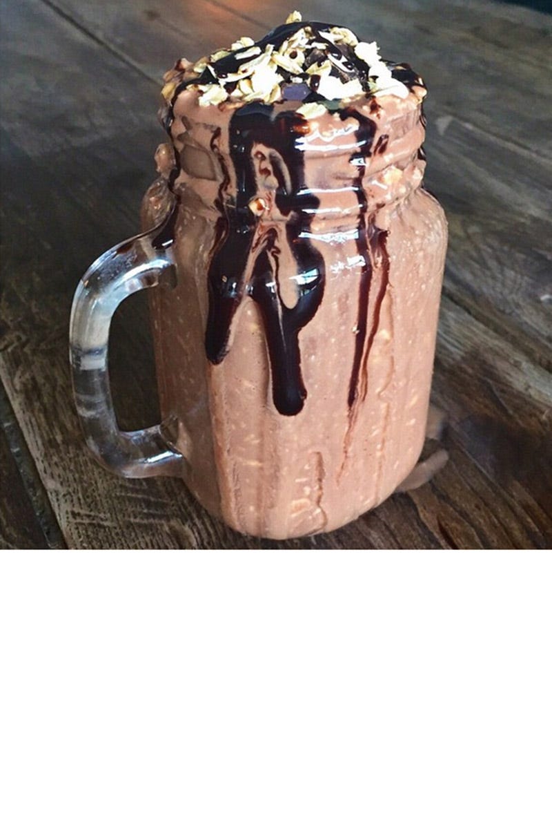 Miss USA 2012, Nick Jonas' girlfriend, knows how to satisfy cravings the guilt-free way with a mug of Healthy Overnight Brownie Batter Oats. <a target="_blank" href="https://instagram.com/oliviaculpo">@oliviaculpo</a>