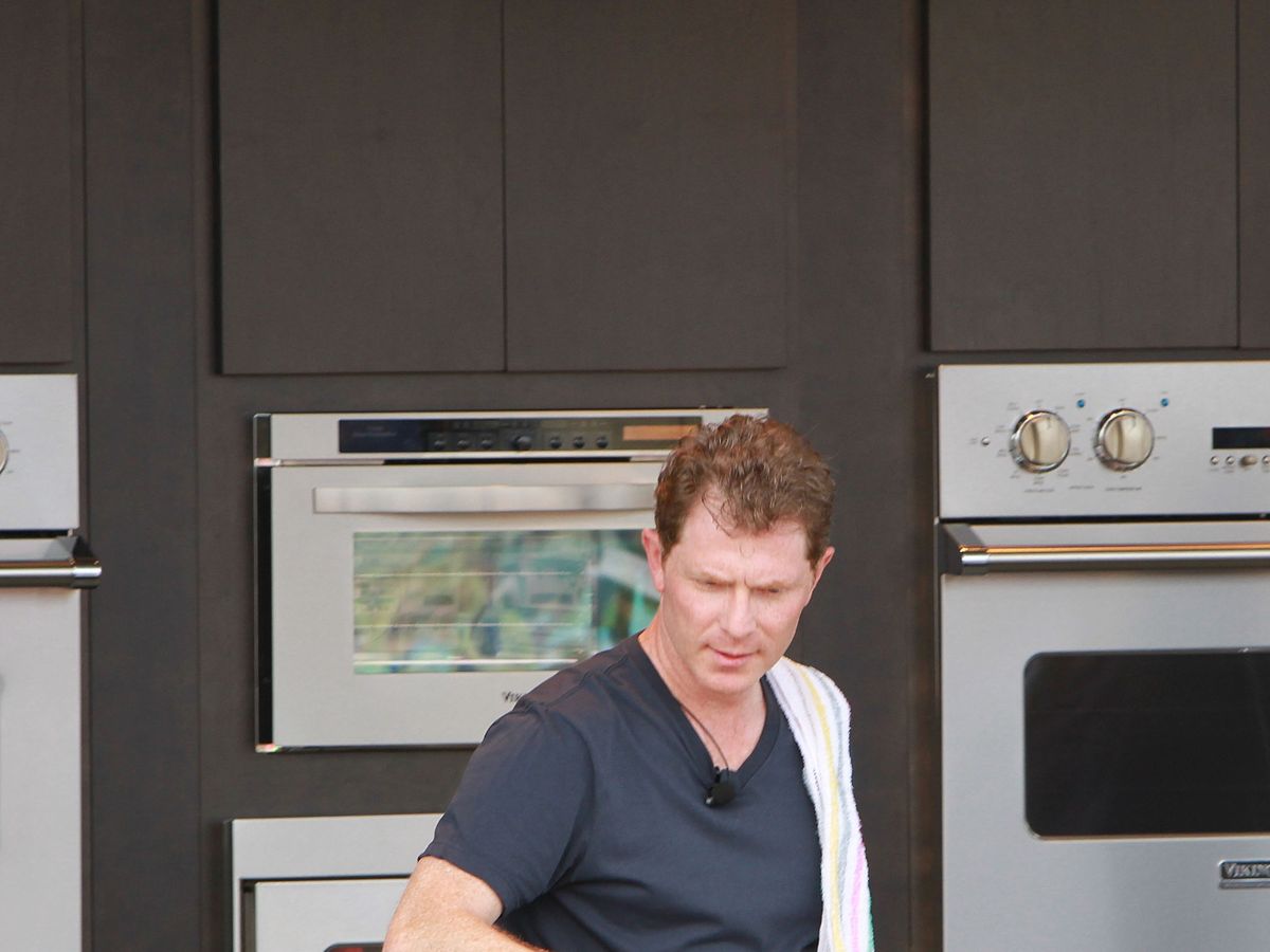 Bobby Flay Allegedly Quit Iron Chef With a T-shirt Onscreen