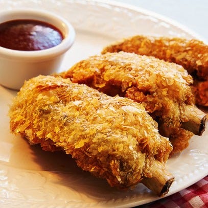 Food, Fried food, Dish, Cuisine, Finger food, Ingredient, Chicken meat, Deep frying, Fast food, Serveware, 