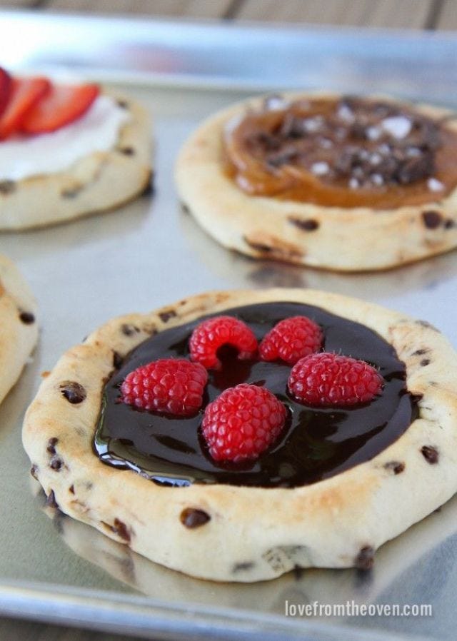 18 Dessert Pizza Recipes - How to Make Sweet Pizza