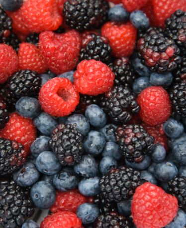 Food, Fruit, Boysenberry, Natural foods, Produce, Sweetness, Berry, Frutti di bosco, Blackberry, Black, 