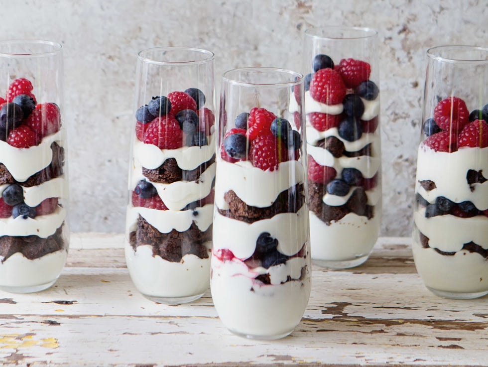 food, ingredient, dessert, fruit, sweetness, produce, frutti di bosco, cranachan, snack, berry,