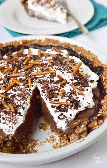 Food, Cuisine, Ingredient, Dish, Dessert, Plate, Tableware, Baked goods, Recipe, Dishware, 
