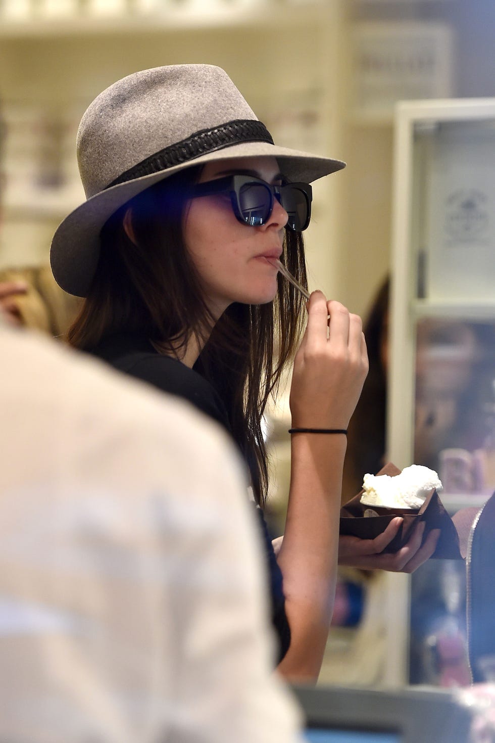 Models eat! Check out Kendall's gelato.