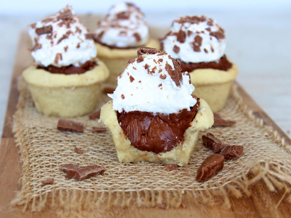 Food, Cuisine, Finger food, Dessert, Ingredient, Baked goods, Dairy, Dish, Whipped cream, Snack, 
