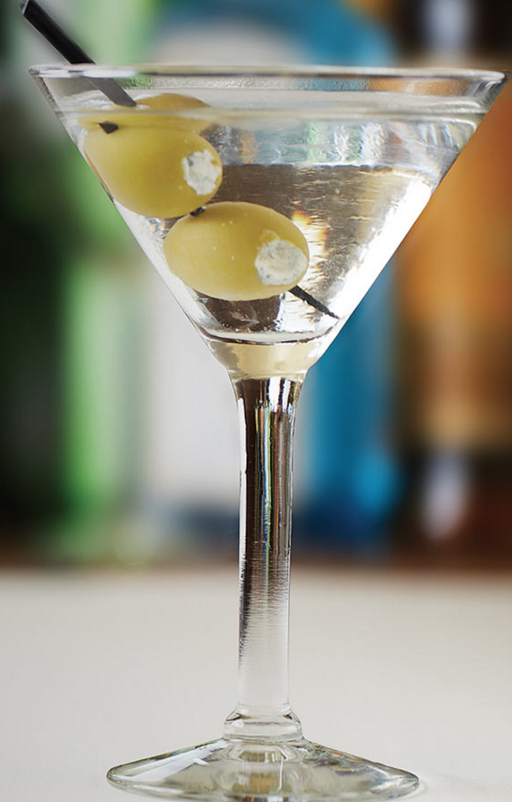 Fluid, Liquid, Glass, Drinkware, Drink, Martini glass, Alcoholic beverage, Barware, Tableware, Cocktail, 