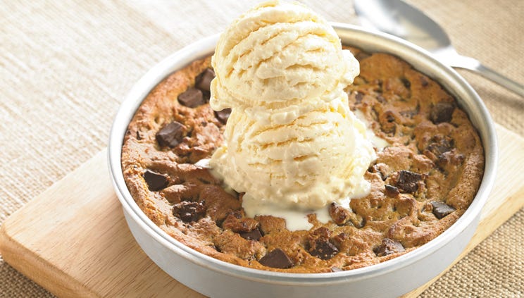 Dish, Food, Cuisine, Ingredient, Dessert, Ice cream, Frozen dessert, Produce, Chocolate ice cream, Chocolate chip, 