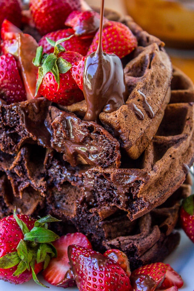 Food, Ingredient, Sweetness, Fruit, Produce, Natural foods, Tableware, Dessert, Strawberries, Recipe, 
