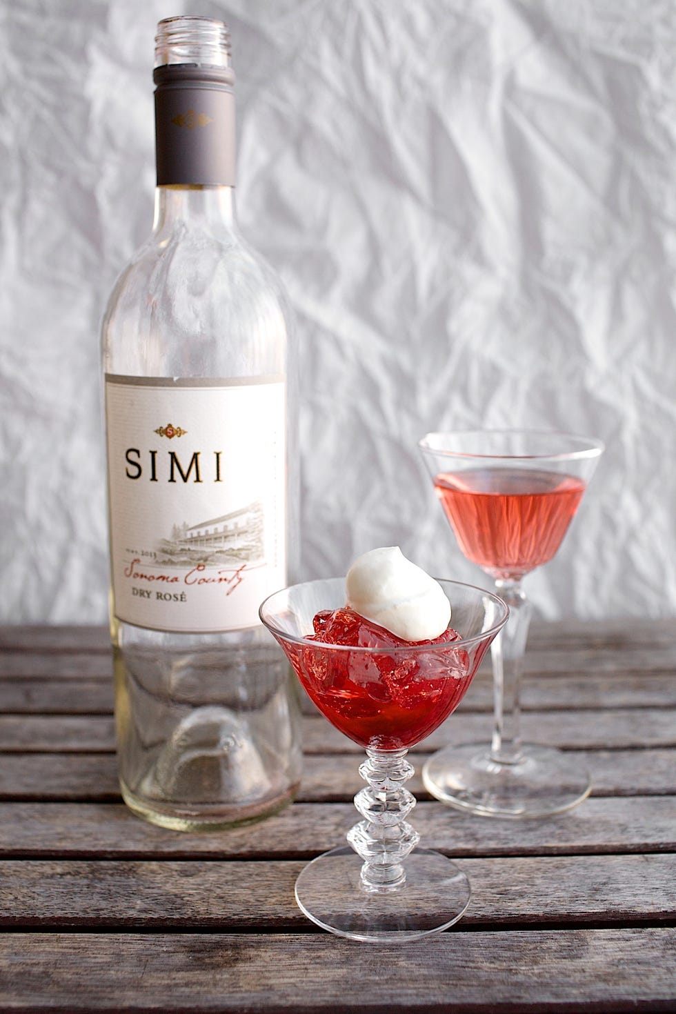 Liquid, Fluid, Drinkware, Glass, Drink, Bottle, Glass bottle, Alcoholic beverage, Barware, Stemware, 