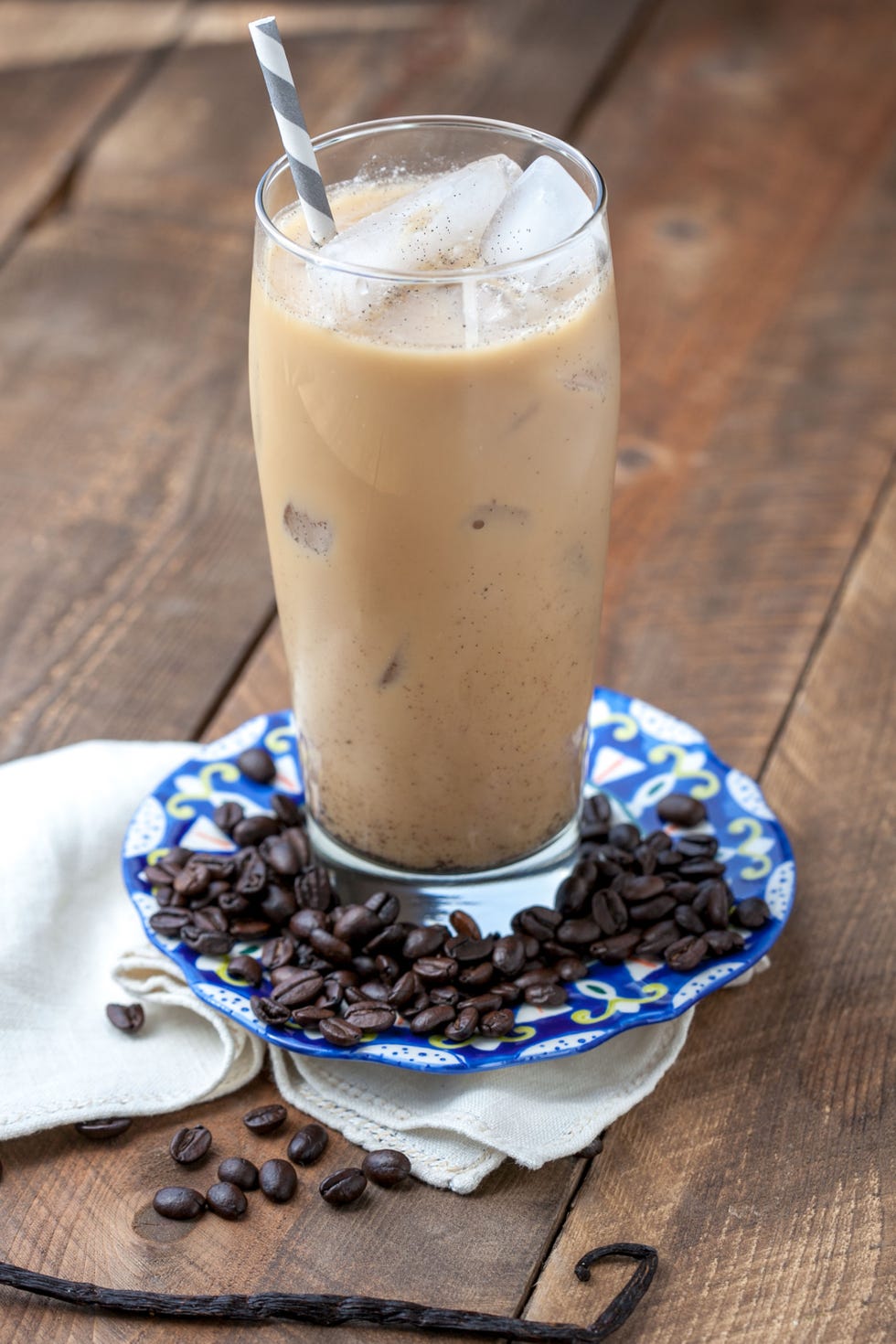 Drink, Food, Tableware, Ingredient, Dairy, Non-alcoholic beverage, Health shake, Milkshake, Yuanyang, Fast food, 
