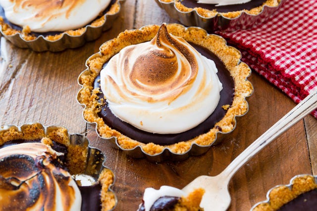 delish-smores-tartlets-1