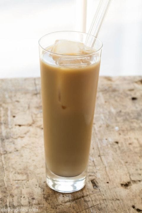 Drink, Ingredient, Tableware, Tan, Drinking straw, Beige, Non-alcoholic beverage, Yuanyang, Recipe, Coffee milk, 
