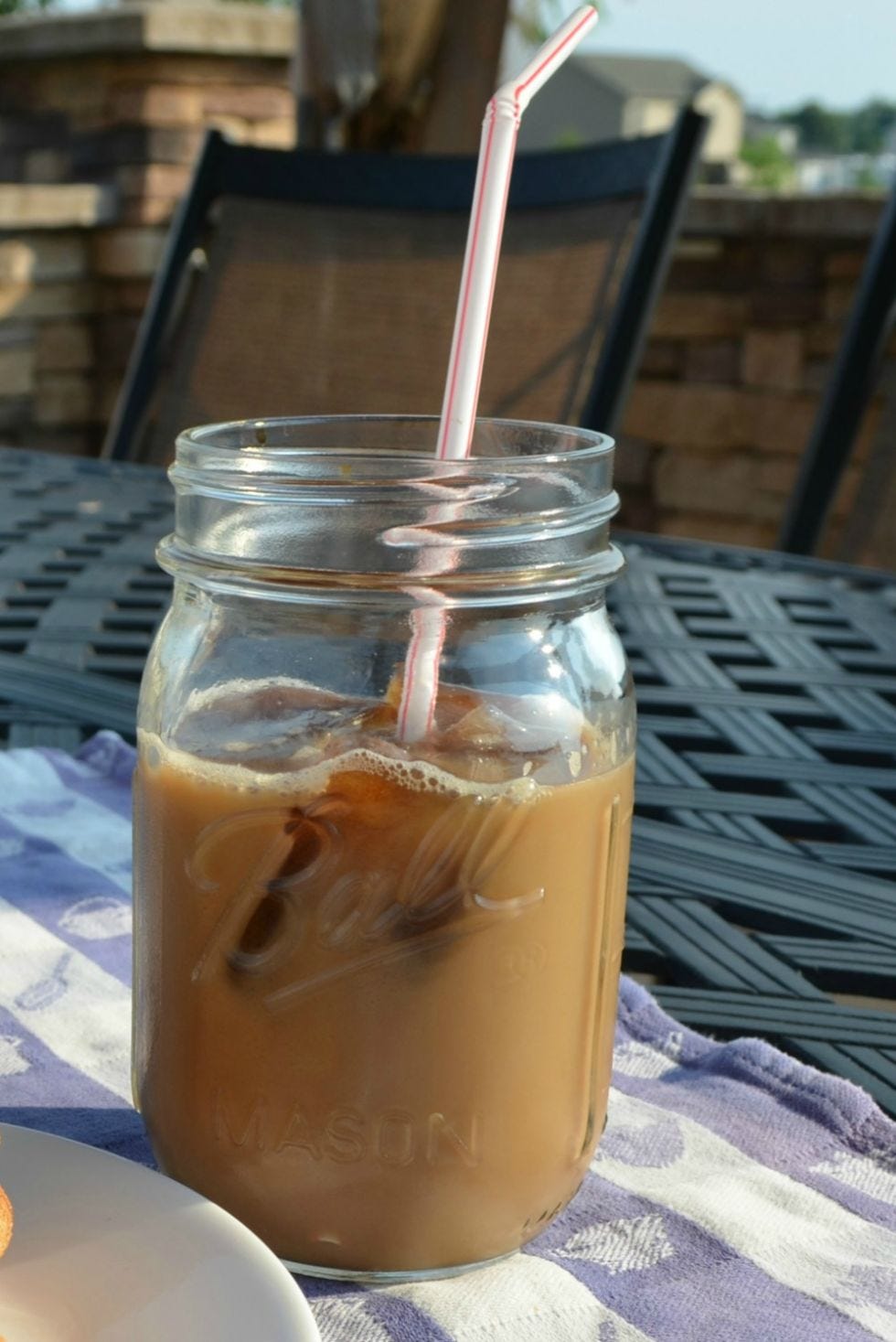 Ingredient, Mason jar, Dishware, Serveware, Tan, Home accessories, Drinking straw, Lid, Food storage containers, Preserved food, 