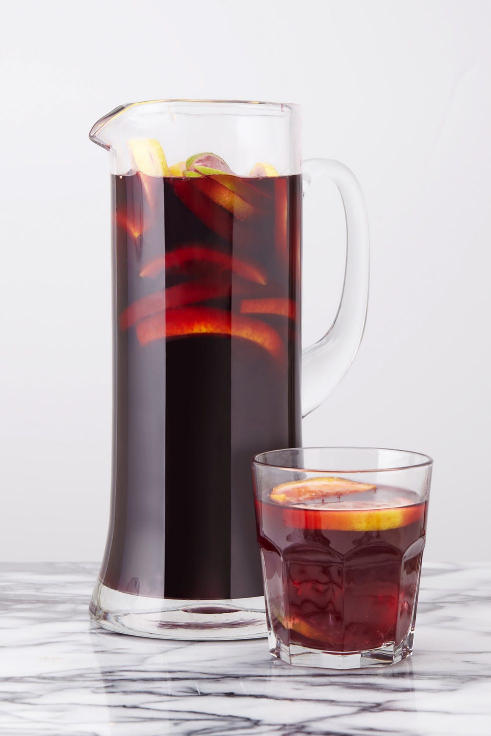 delish-sangria-classic-red