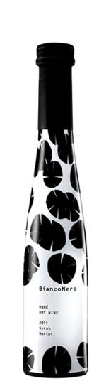 White, Monochrome photography, Black, Black-and-white, Grey, Monochrome, Bottle, Cylinder, Transparent material, Glass bottle, 