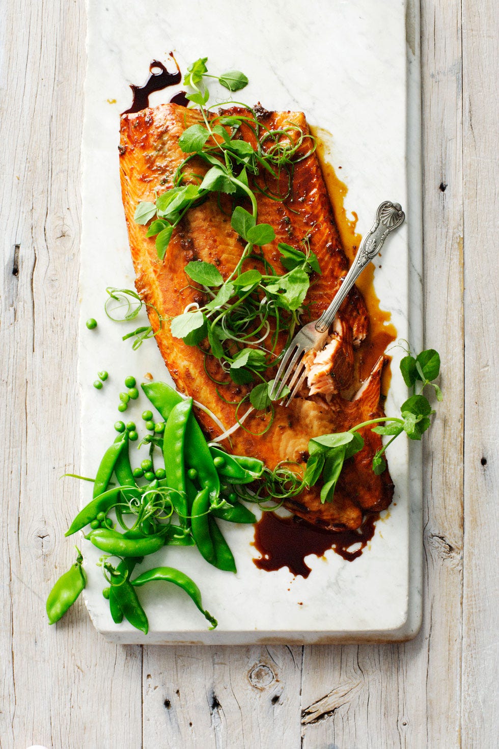 Wood, Food, Ingredient, Recipe, Dish, Cuisine, Garnish, Fast food, Leaf vegetable, Seafood, 