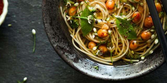 Food, Cuisine, Noodle, Pasta, Ingredient, Chinese noodles, Tableware, Spaghetti, Produce, Pancit, 