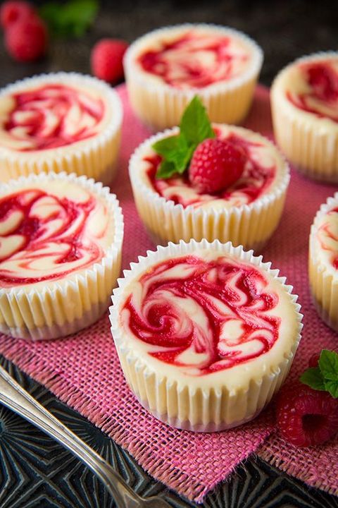 Raspberry Swirled Cheesecake Cupcakes