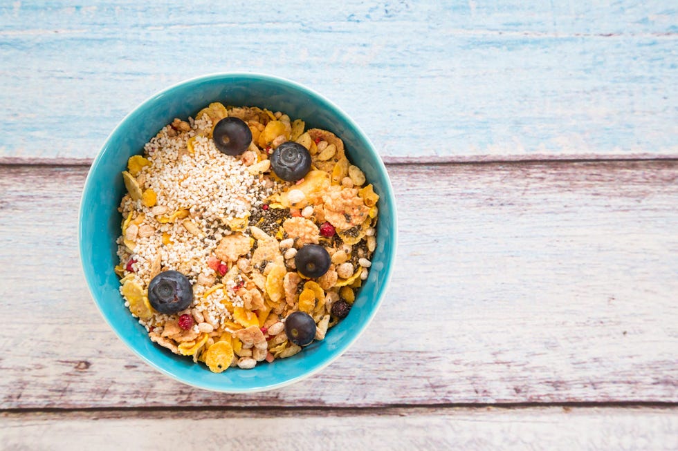 Food, Ingredient, Cuisine, Produce, Bowl, Breakfast cereal, Meal, Breakfast, Snack, Dried fruit, 